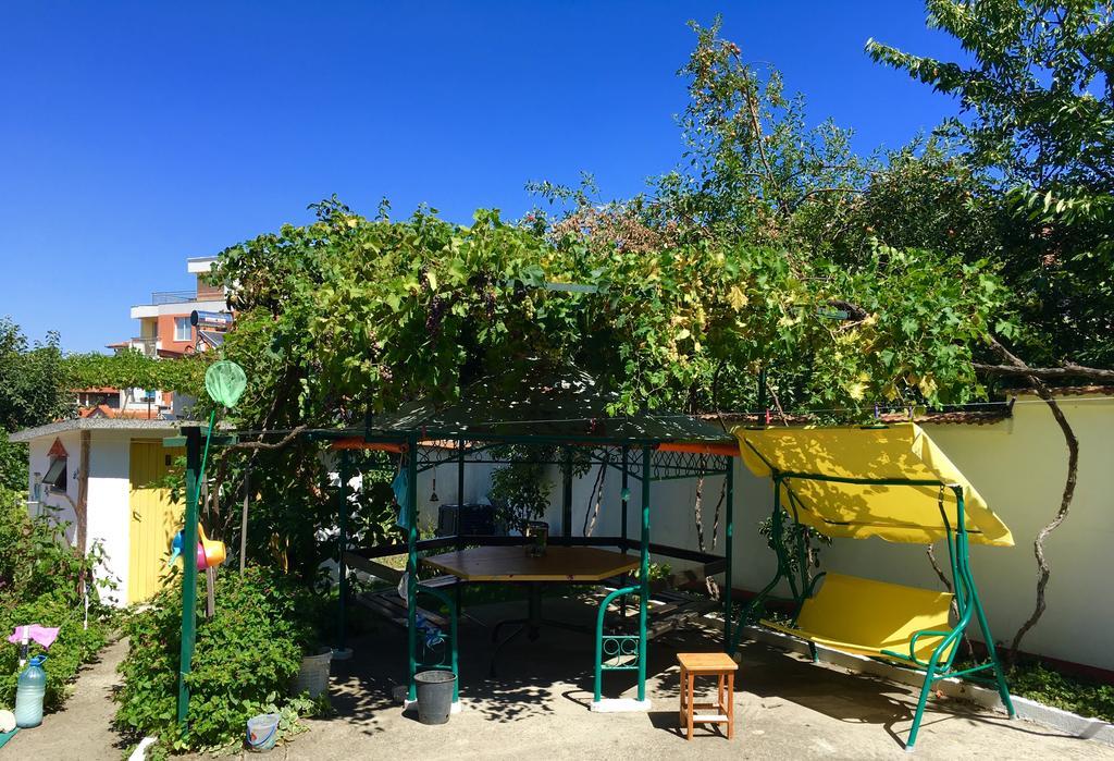 Pink Guest House Obzor Εξωτερικό φωτογραφία